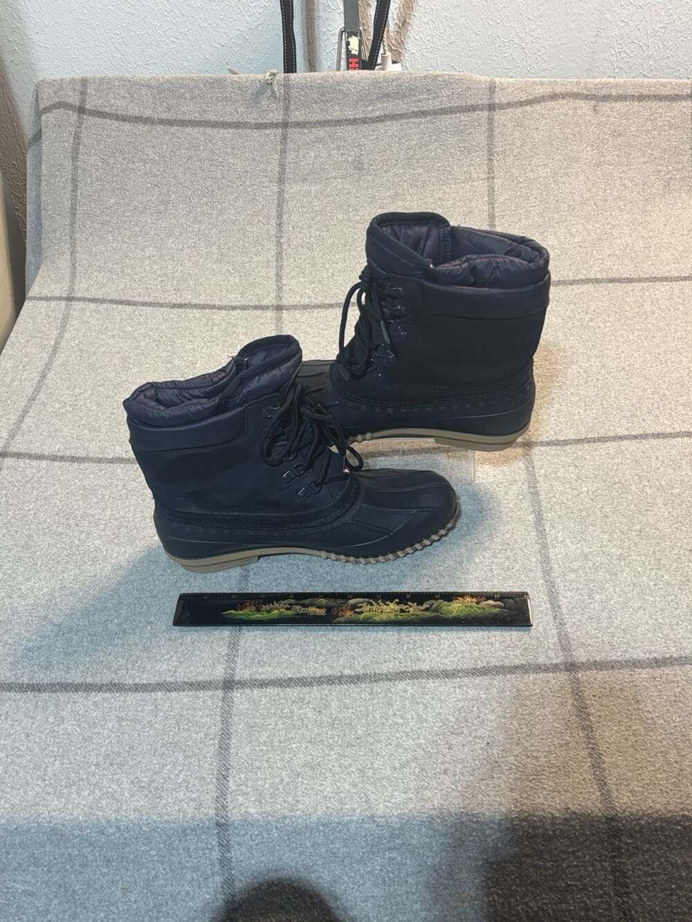 Tommy Hilfiger Duck Boots Size 9 Navy Blue Puffer Winter Snow